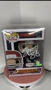 Travis Kelce SIGNED (Beckett Authenticated) Pop Funko Fanatics 224