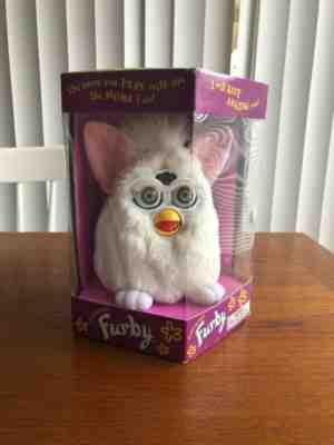 TIGER ELECTRONICS 1998 Edition Original Electronic FURBY Model 70-800 NEW IN BOX