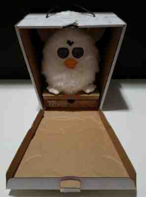 Hasbro 2012 Yeti White Interactive Talking Furby Original NEW in box