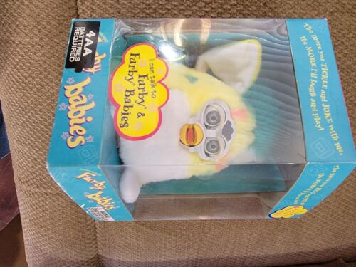 1999 TIGER ELECTRONICS FURBY BABIES YELLOW CONFETTI SEALED 70-940 GRAY EYES