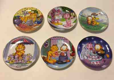 Garfield 12 Calendar Plates w/Display Rack Danbury Mint Jim Davis Odie Nermal