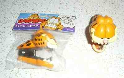 VINTAGE LOT OF 2 GARFIELD STAPLE REMOVER by PAWS 1 IN PACKAGE