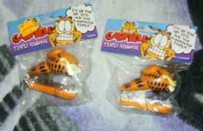 LOT OF 2 VINTAGE GARFIELD STAPLE REMOVER by PAWS with PACKAGE