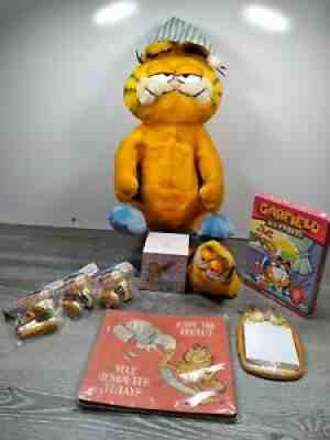 Vintage Lot of GARFIELD Bedtime With Zipper Plush 15
