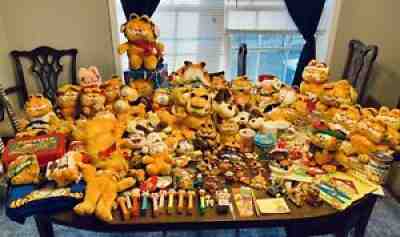Huge Vintage And 90s Garfield Lot - Plush, Figurines, Phone, Clock, Mugs, Game