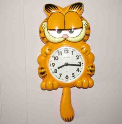 Rare Vintage GARFIELD The Cat Sunbeam Animated Wall Clock 881-1485 WORKS