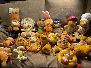 HUGE LOT Vintage Garfield the Cat Plush Stuffed Animal Dolls Toy Figures 80s