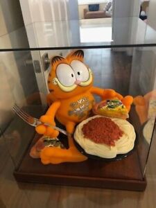 Garfield Figurine Autographed by Jim Davis with 'Blank' Figurine Included