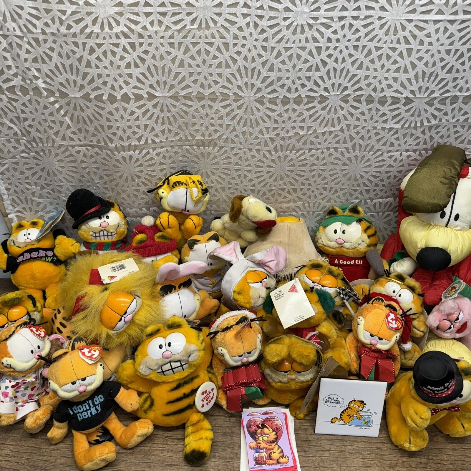 BIG VINTAGE Lot Of Garfield Plushes & Other  Collection RARE Dakin Paws