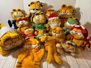 Vintage Lot Of 16 Garfield Plush Puppet Clings Devil Soccer Golf Bunny Slippers