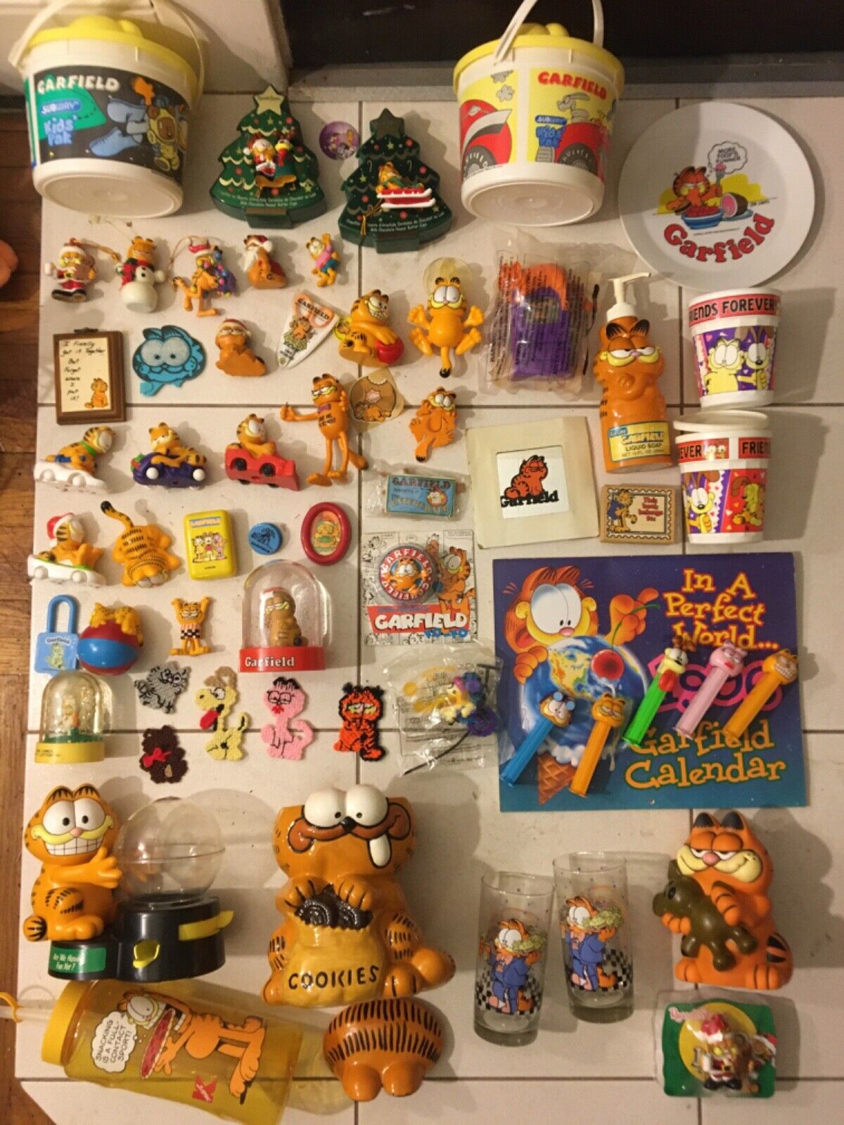 Price Rite Garfielf Garfield Collectibles : Gumball Machine Value Guide - Price List ...