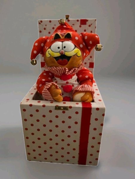 Garfield Collectibles : Jester Garfield Value Guide - Price List ...