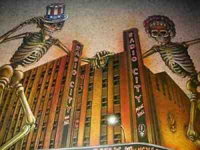 GRATEFUL DEAD 1980 NEW YORK RADIO CITY MUSIC HALL SKELETONS CONCERT POSTER-MINT