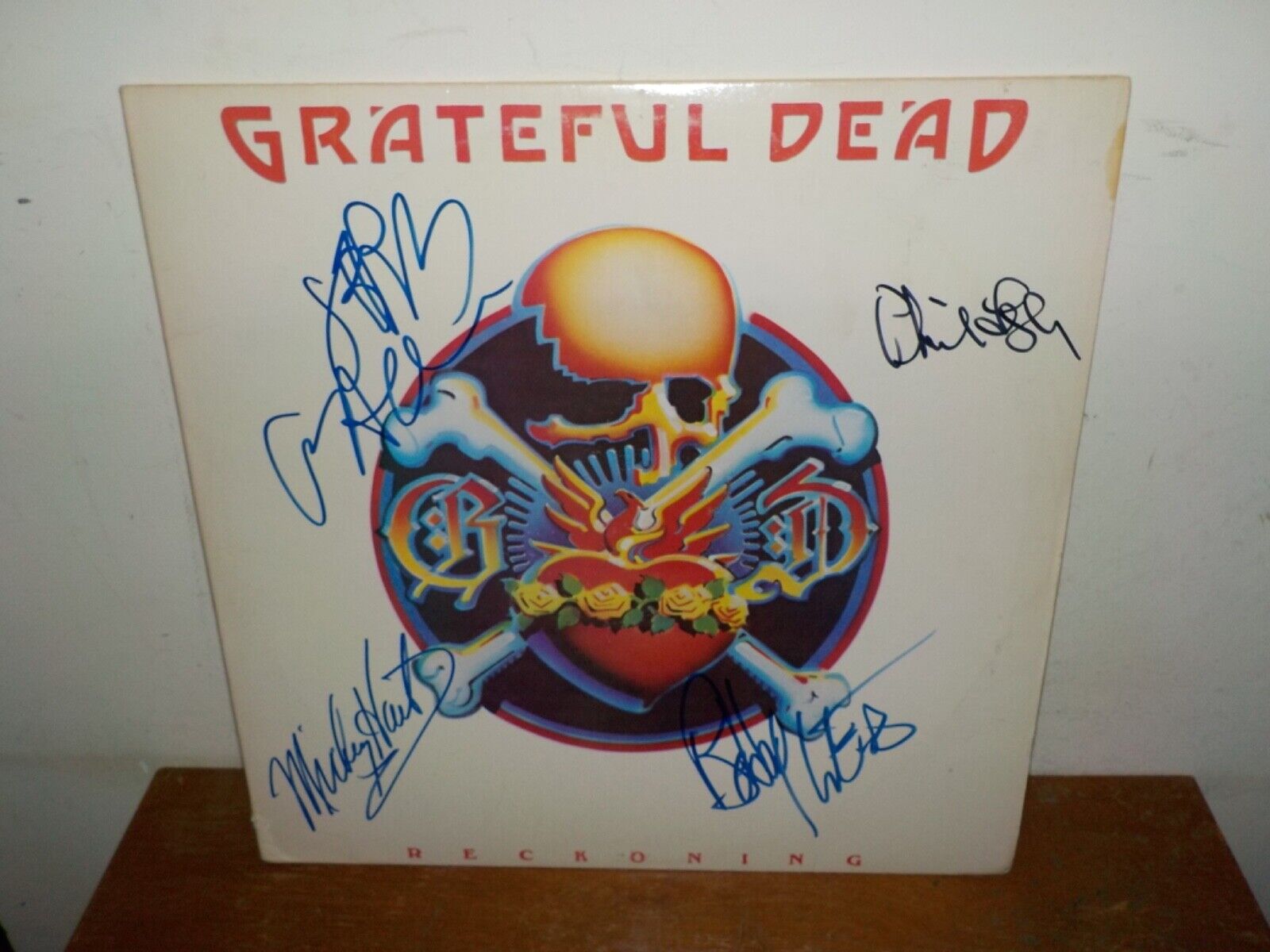 JERRY GARCIA + 3 SIGNED GRATEFUL DEAD LP ALBUM JSA CERTIFIED W/ FULL LETTER
