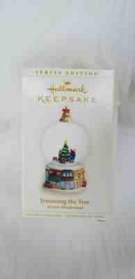 HALLMARK Keepsake 2006 TRIMMING THE TREE #5 Series WINTER WONDERLAND Snow Globe 