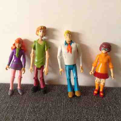 Hanna Barbera Scooby Doo Action Figure Velma, Fred, Shaggy, Daphne PVC