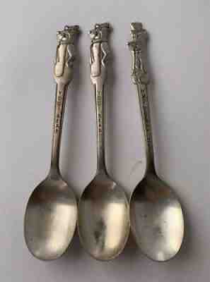 Kelloggs Cereal Premium Spoons 1 Huckleberry Hound 2 Yogi Bear Silverplate Retro
