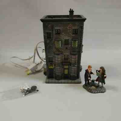 Dept 56 Harry Potter Ollivanders Wand Shop plus Figures Retired 6002313