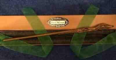 Garrick Ollivander's Wand 14