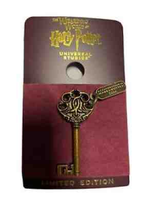 The Wizarding World Of Harry Potter Gringotts Key Pin Limited Edition NEW