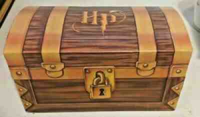 RARE Harry Potter Uno Card Game Treasure Chest 2000