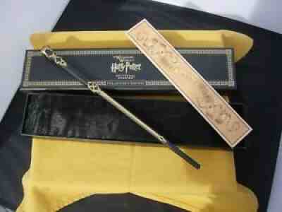 WIZARDING WORLD OF HARRY POTTER COLLECTOR ??S EDITION WAND UNIVERSAL STUDIOS-NEW