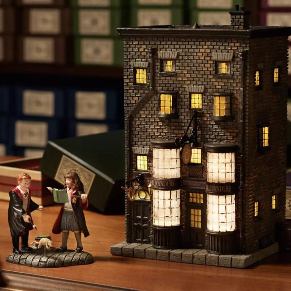 Rare Department 56 Harry Potter Ollivanders Wand Shop & Winguardium Leviosa