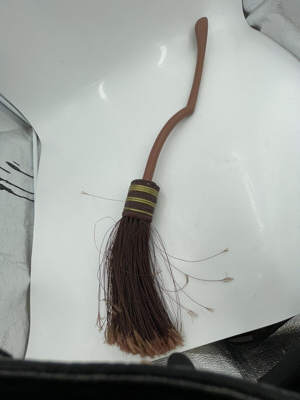 Harry Potter Collectibles : Harry Potter Vibrating Broom Value Guide -  Price List | Harry Potter Collectors Guide
