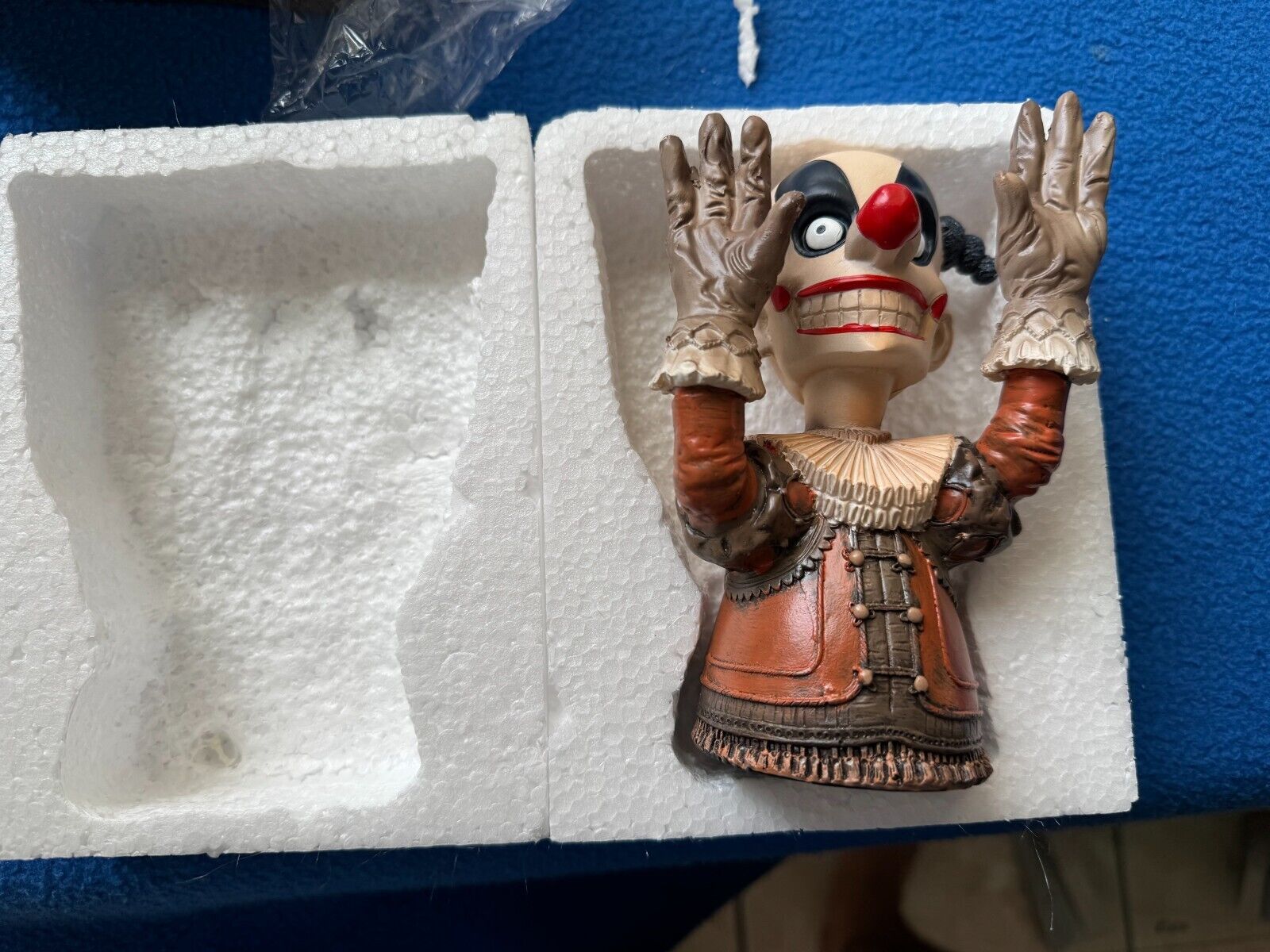 Wizarding Trunk Exclusive Harry Potter Nightmare in a Box Clown Statue  New Rare