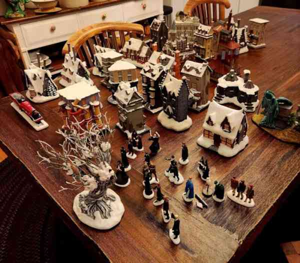 43 pc lot Harry Potter Hawthorne Village Bradford Exchange