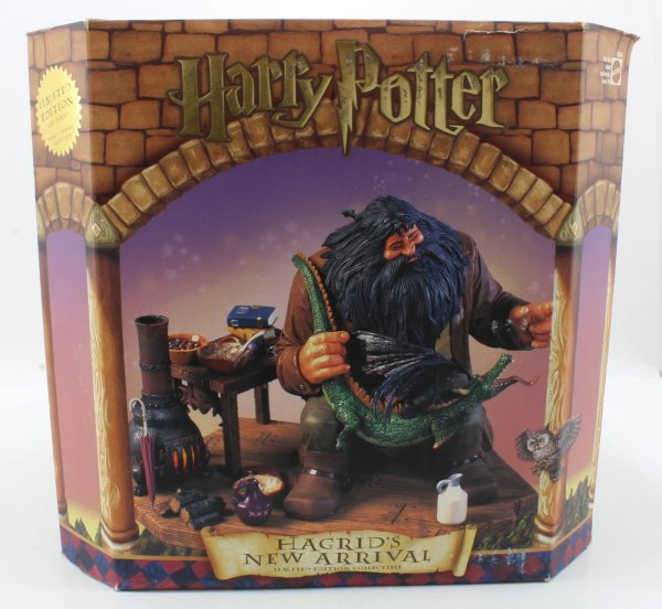 Mattel - Harry Potter Hagrid's New Arrival Limited Edition Statue - 2000