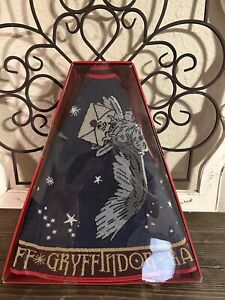 2020 Harry Potter Hogwarts Castle Hallmark Fiber-Optic Christmas Tree Skirt NIB