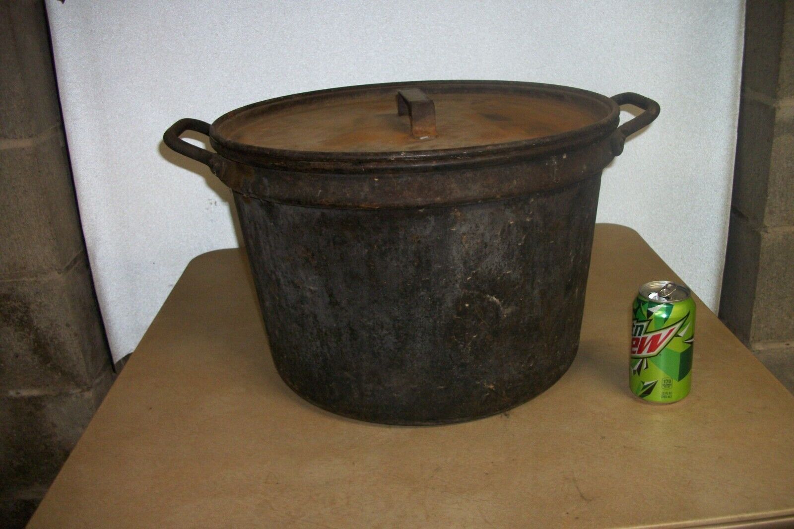 Vtg.~ U.S. Military WW2 Date 1942 10 Gallon Steel Stock Pot W/Lid/Needs Cleaned
