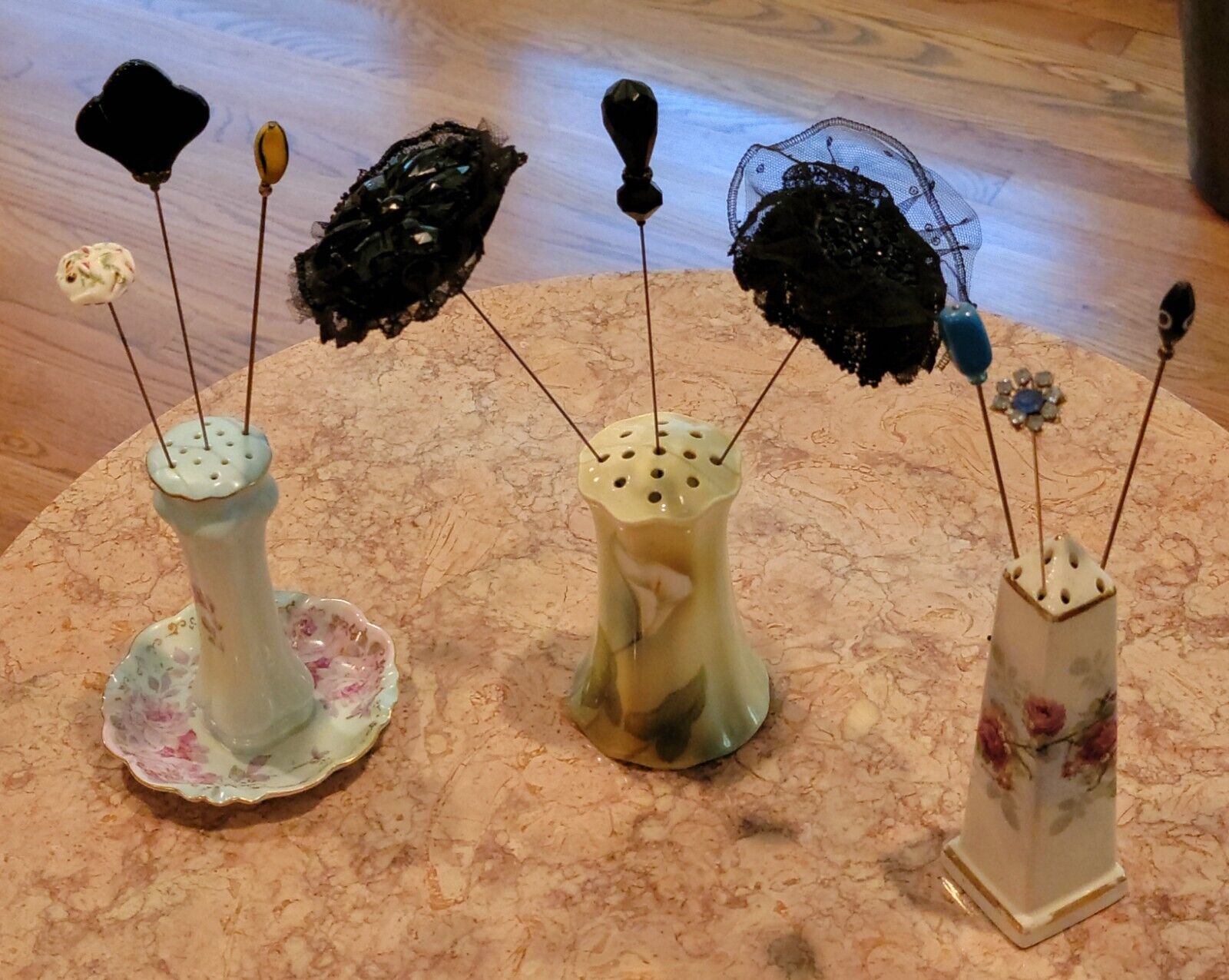 Vtg 3 Hat Pin Holders 9 Hat Pins Umbrella Lace Black Blue Yellow Speckled Glass