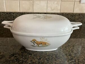 * RARE * Prizer-Ware Enamel Cast Iron Dutch Oven Vintage White Hunting Dogs