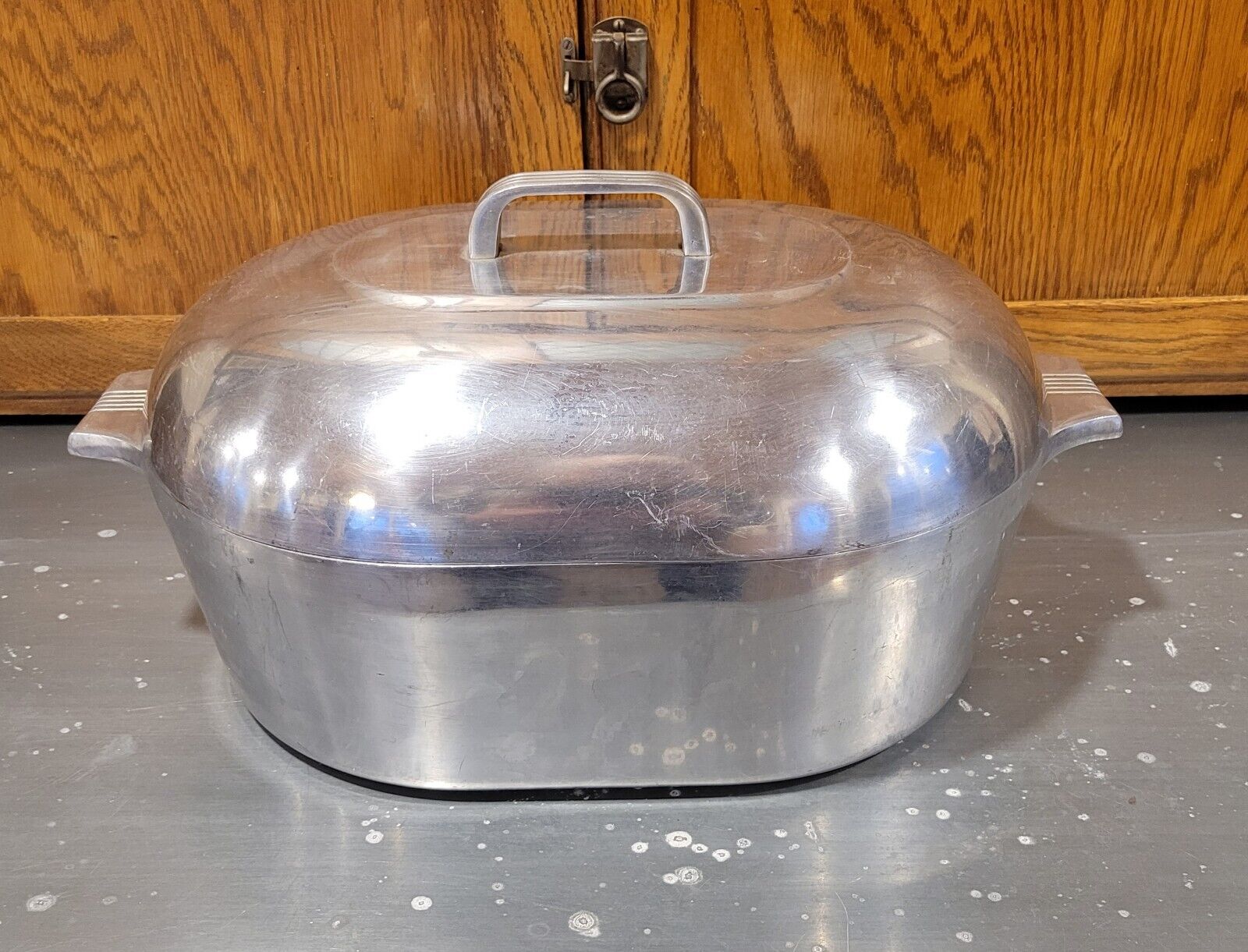 WagnerWare Magnalite #4267 P Sidney O 13 Qt Aluminum Dutch Oven Roaster w Trivet