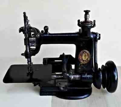 Victoria industrial chain stitch sewing machine for hats, with plate