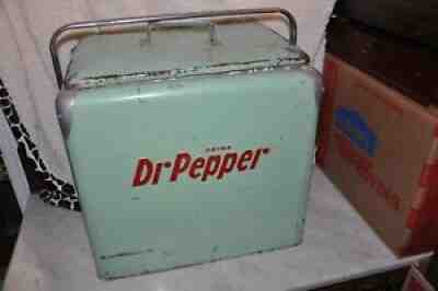 VINTAGE DR. PEPPER SODA POP COOLER HAS A PRETTY BANGED UP LID!