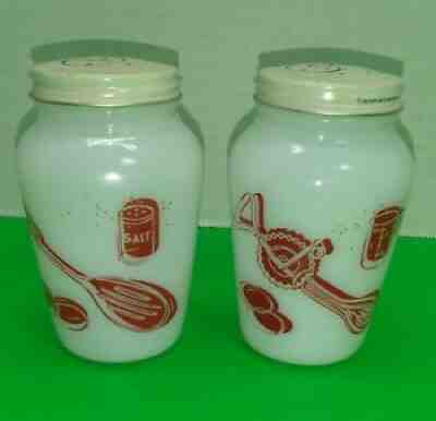 VINTAGE ANCHOR HOCKING FIRE KING "KITCHEN AIDE" SALT & PEPPER SHAKERS WITH LIDS
