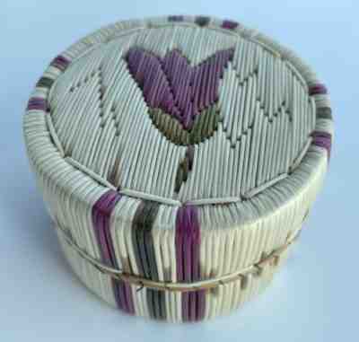 Vintage Round Porcupine Quill Birch Bark Basket Tulip On Lid 2 1/4â? T & 3 1/8â?D
