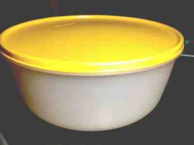TUPPERWARE NEW USA VINTAGE 4 Qt Bowl #1834 With Yellow Seal