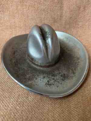 Hats Off To Griswold Cowboy Hat Ashtray Cast Iron Skillet Pan Erie PA Vintage