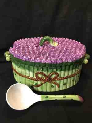 Beautiful Vintage 1960s Majolica Soup Tureen w Ladle 12 x 8.5 x 5 Inches Bowl