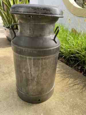 Vintage Rare" PET MILK CO" Dairy Milk Can With Original Lid, 10 GAL BUHL OHIO