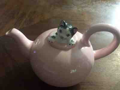 Vintage 1988 Omnibus Pink W/Cat on Lid Tea Pot