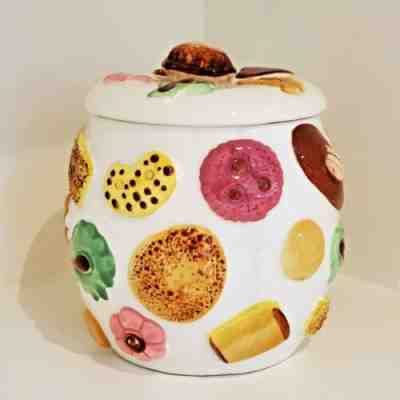 VINTAGE 1950'S COOKIES ALL OVER COOKIE JAR W/ WALNUT LID 2285 NAPCO JAPAN 8 1/2"