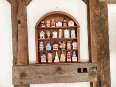 VTG-Spices of World-Complete Set- 24 Spice Jars +Wood Display -Danbury Mint
