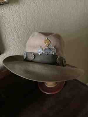 CAMP FIRE CLUB OF AMERICA: 8 Vintage medals Shooting rifle pistol casting on HAT