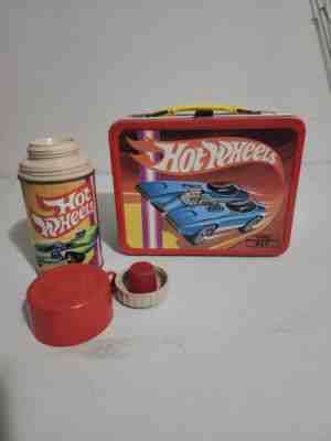 VINTAGE hotwheels lunchbox with lid and Thermos 1969 nice
