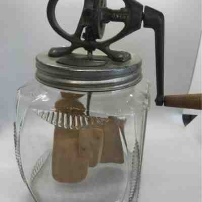 VINTAGE NO. 4 DAZEY TULIP GLASS BUTTER CHURN WOODEN PADDLES MADE USA